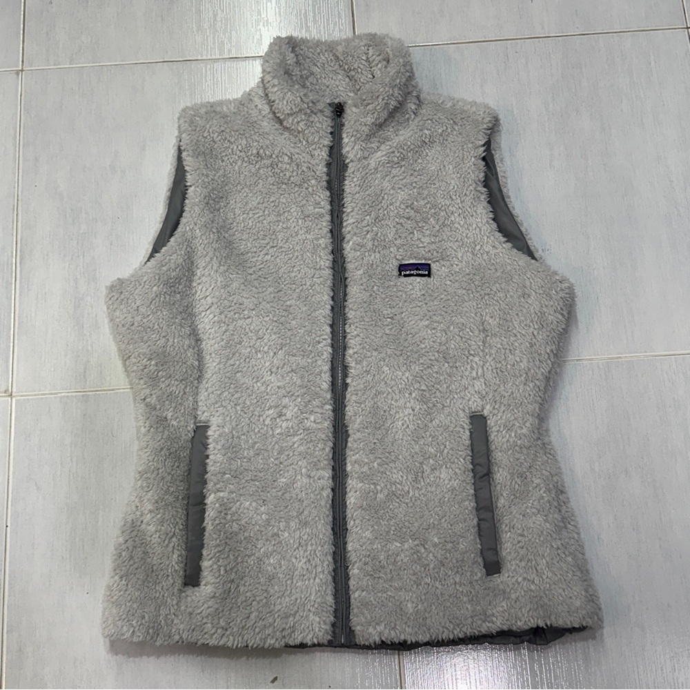 Patagonia Vest Womens Medium Gray Fleece Full Zip Sherpa Outdoors Hiking Warm